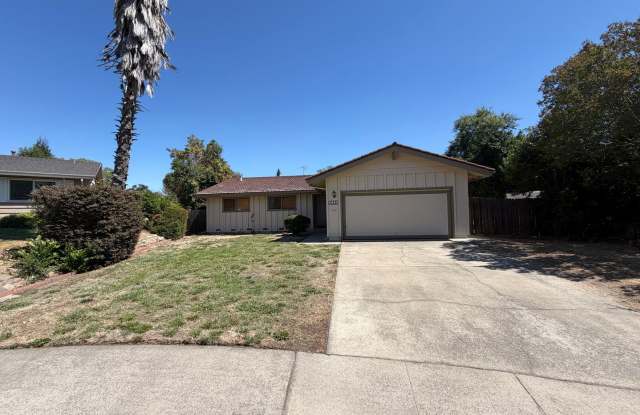3 Bedroom | 1.5 Bathroom | Single Family Home in Carmichael Gallery 1