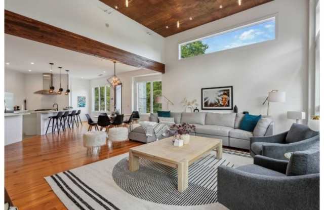 571 Dutch Valley Road NE photos photos