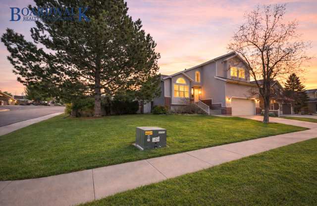 Beautiful Home with Mountain Views  Prime Location in Sandy photos photos