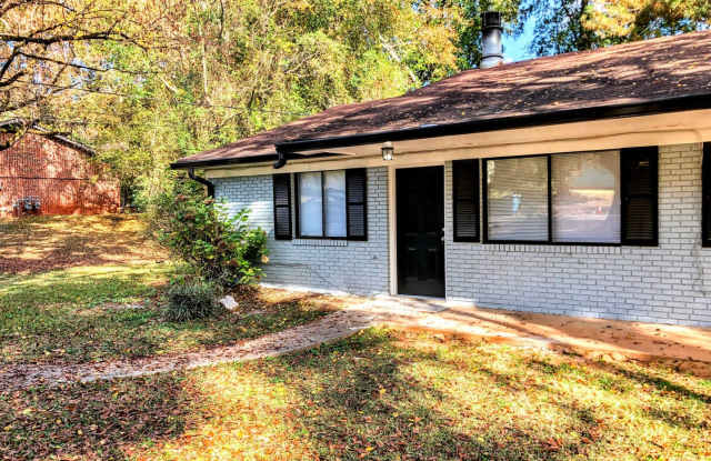 2 bedroom 1 bathroom Duplex | Landscaping Included - 410 Lexington Heights, Athens, GA 30605