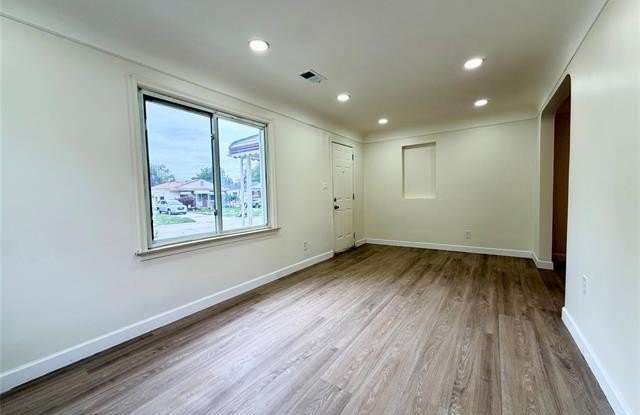 8044 FREMONT Street Gallery 4