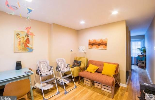 1717 WEBSTER Street Gallery 4