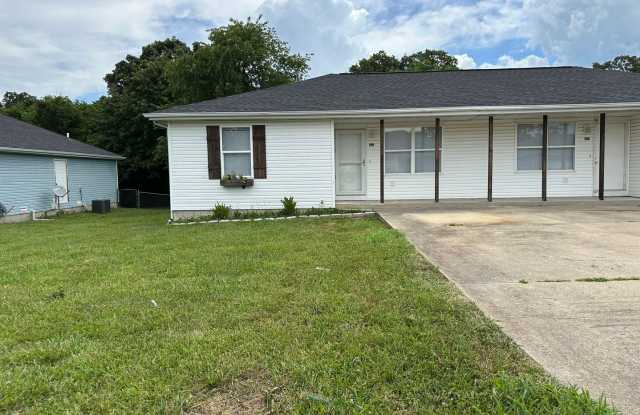 2 Bedroom, 1 Bathroom Newly Remodeled Duplex photos photos