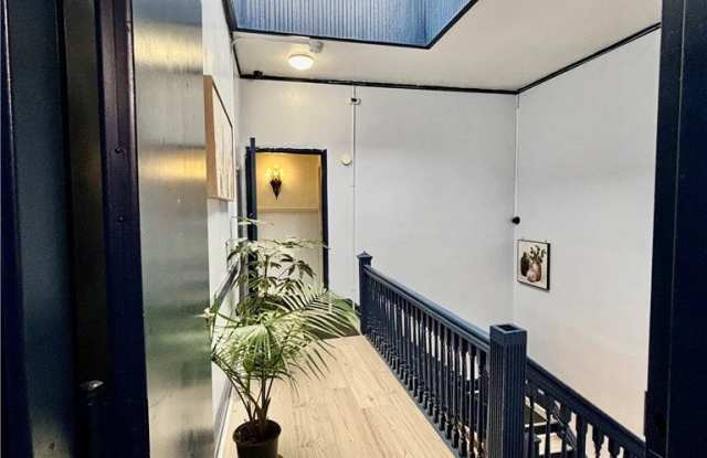 236 Massachusetts Avenue Gallery 4