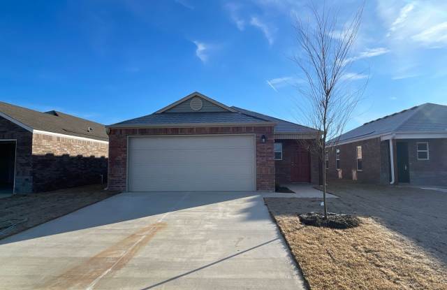 Make Yourself at Home This Fall: Modern 3-Bedroom, 2-Bath Home in Barberry Court Gallery 4