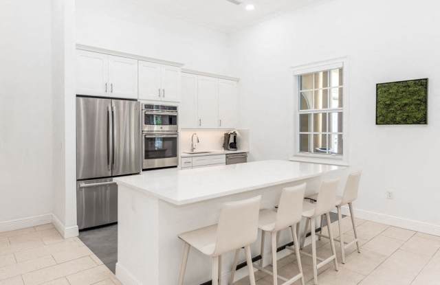 55+ Riverwalk Pointe - Senior Housing Gallery 2