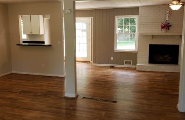 325 Meadow Dr Gallery 3