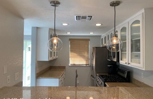 636 Sycamore Ave - 636 Sycamore Ave, Claremont, CA 91711