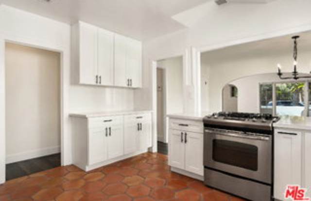 1210 Poinsettia Drive Gallery 1