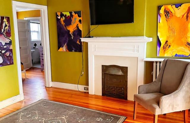 Charming 1BR Townhome in Capitol Hill photos photos