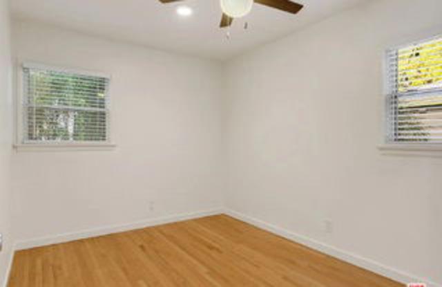 906 Venezia Avenue - 906 Venezia Avenue, Los Angeles, CA 90291