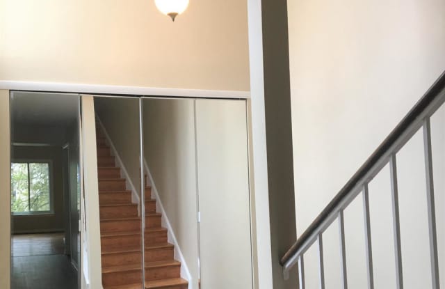 1492 ROUNDLEAF COURT Gallery 2
