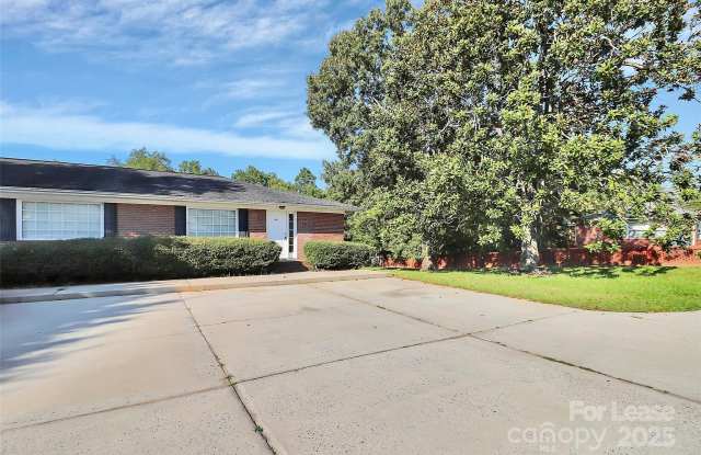 1005 Rainbow Drive Gallery 3