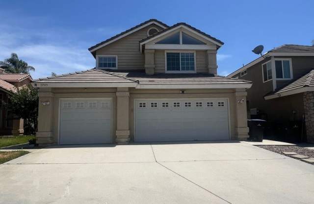 Welcome Home in the Desirable Orangecrest Community! photos photos