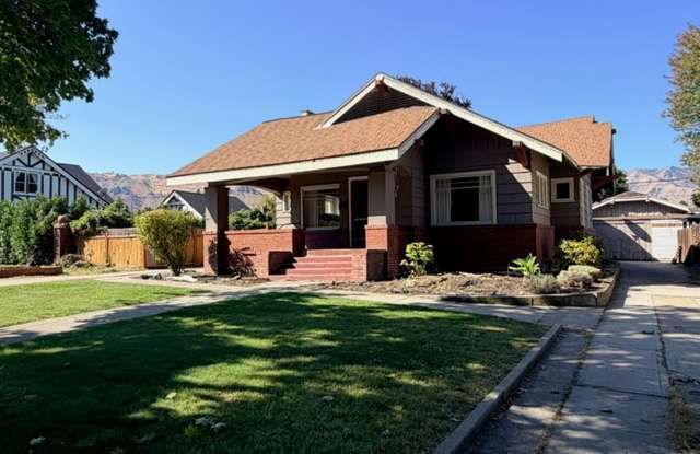 Beautiful 3 bed, 1.75 bath home in the Wenatchee's Historic District! Gallery 3
