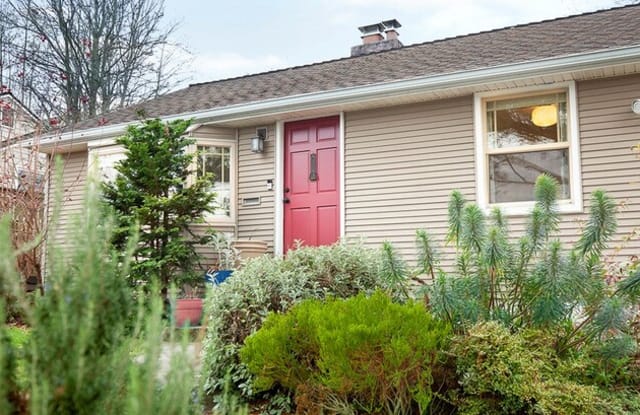 3243 22nd Ave W - 3243 22nd Avenue West, Seattle, WA 98199