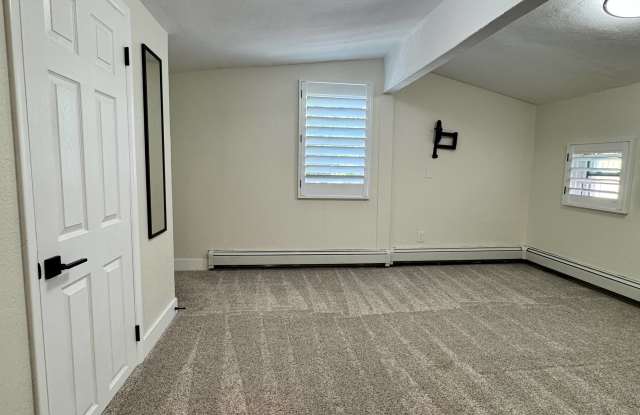 1089 West Stanford Avenue photos photos