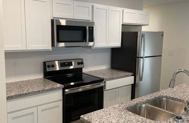 3 Bedroom 2 bath Duplex with Garage Near WSU photos photos