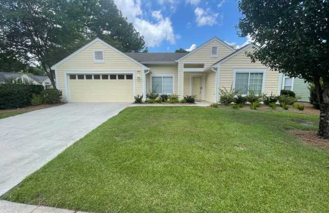 Beautiful 2 bedroom, 2 bath home in Sun City-UNFURNISHED - 61 Padgett Drive, Beaufort County, SC 29909