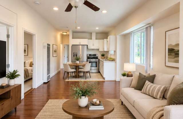 Charming 3-Bedroom Los Angeles Home Gallery 4