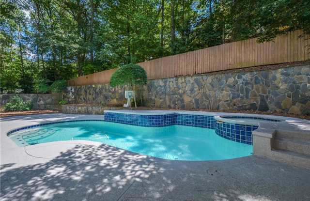1685 Brandon Hall Drive Gallery 2