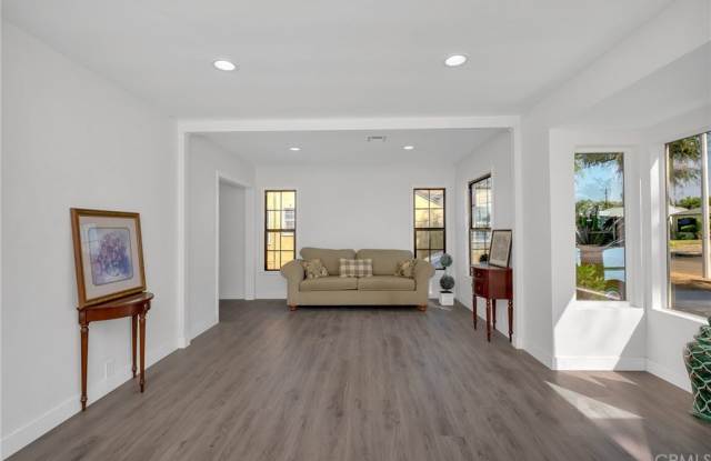 653 S 6th Street Gallery 4