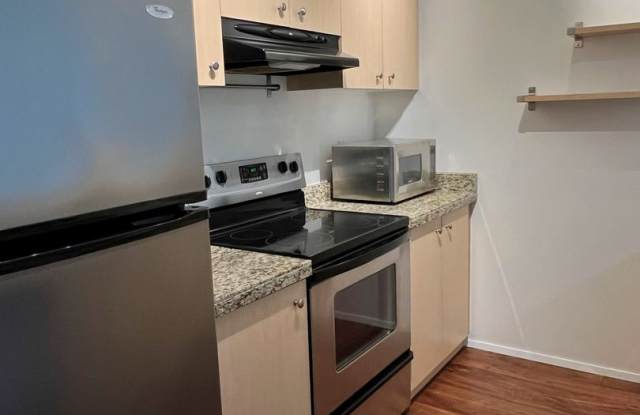 Prime West Seattle Location! Available Now! Gallery 4