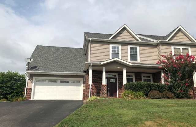 Quiet Blacksburg Townhome with 2 Car Garage Gallery 1