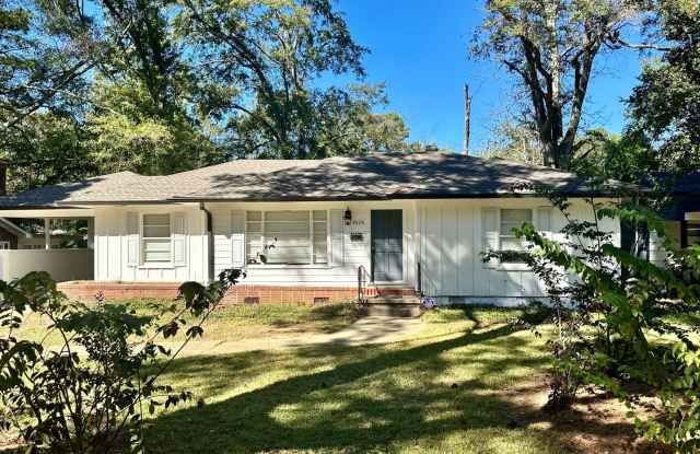 Beautiful Newly Renovated Home in North Jackson!! photos photos