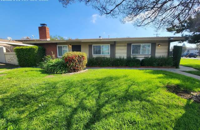 Price Lowered! Claremont 3 bedroom Apartment - 502 North Towne Avenue, Claremont, CA 91711