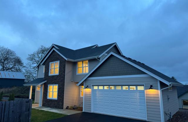 Brand New Private Bella Ridge 4 Bedroom 2.5 Bath Home Near Golf and Lewis  Clark Elementary School photos photos