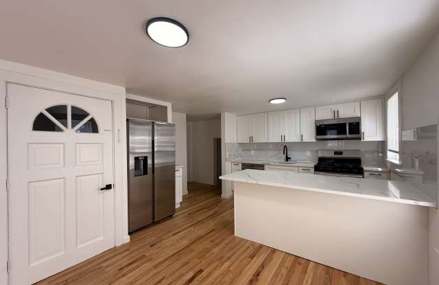 Central Avenue - 2 Gallery 2