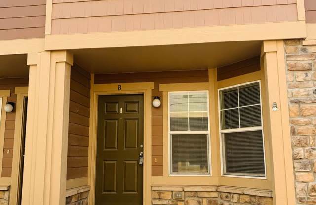 Light  Bright Condo in Redbuck At Sorrel Ranch - 5733 South Addison Court, Aurora, CO 80016