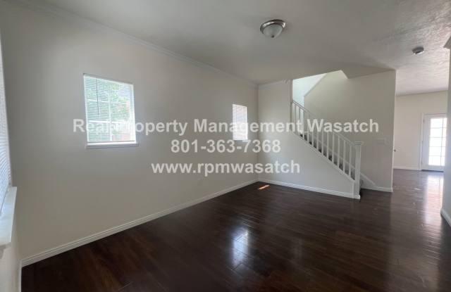Come See this Beautiful, Recently Remodeled 3 Bedroom, 2.5 Bathroom Draper Town Home With HALF OFF FIRST MONTHS RENT Gallery 3