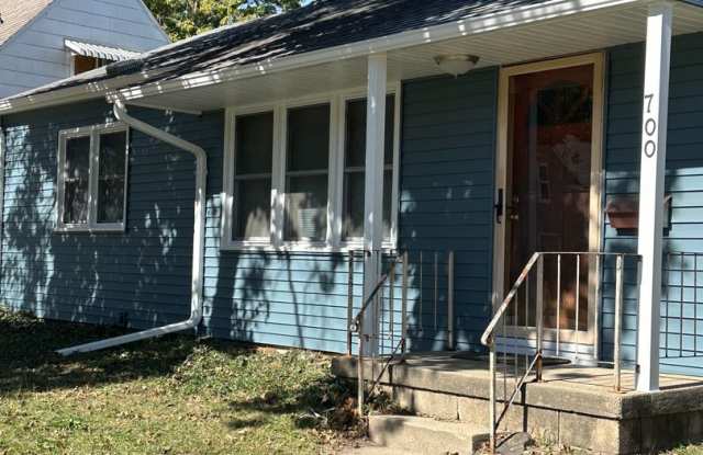 3 Bedroom, 1 Bath Single Family Home located at 700 Kern St Waterloo, IA photos photos