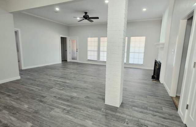 2102 Wydewood Dr Gallery 2