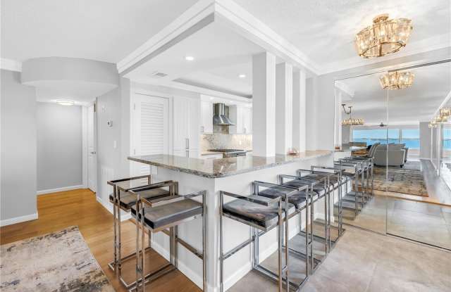 6020 SHORE Boulevard S Gallery 4