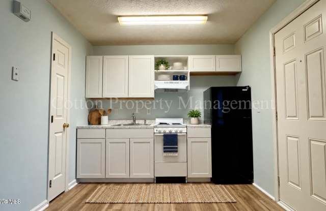 4516 Greentree Road Gallery 4