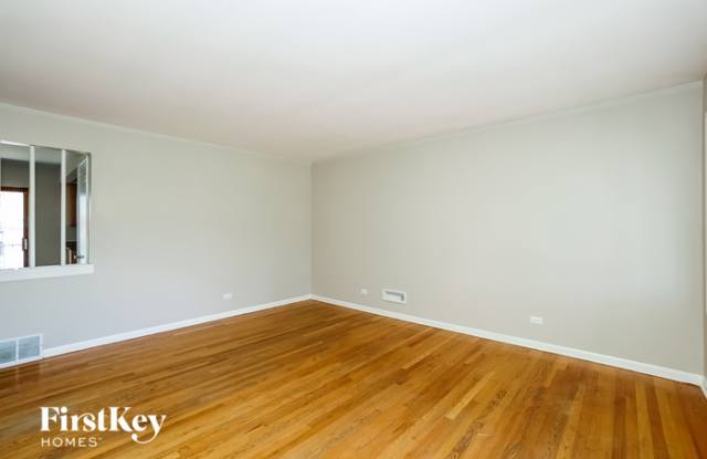 17422 Community Street Gallery 2