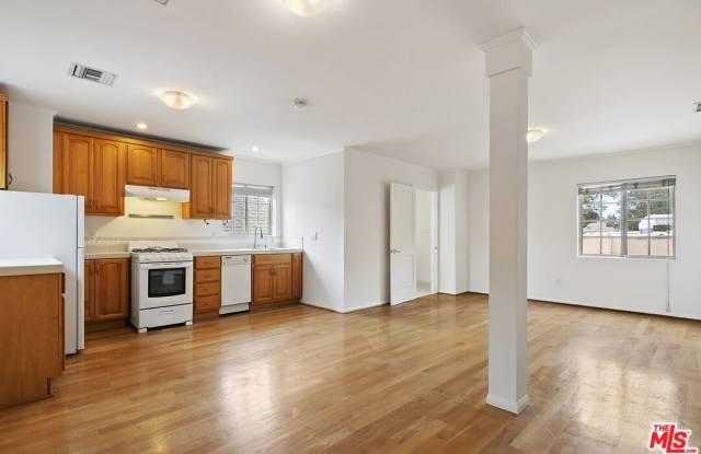 2026 Glendon Ave photos photos