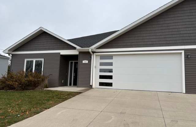 PRICE REDUCED!!! 4 bed / 3 bath Twinhome for Rent! photos photos