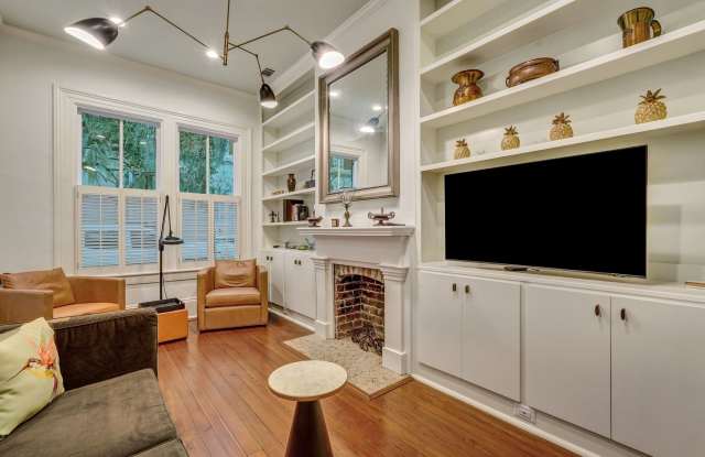 108 E Harris St photos photos