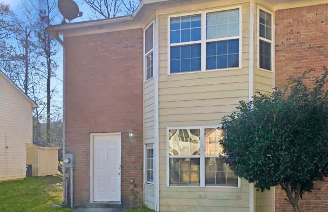 AVAILABLE NOW – Spacious 3BR/2.5BA Townhome | $1,500 | $500 Move-In Credit! Gallery 4