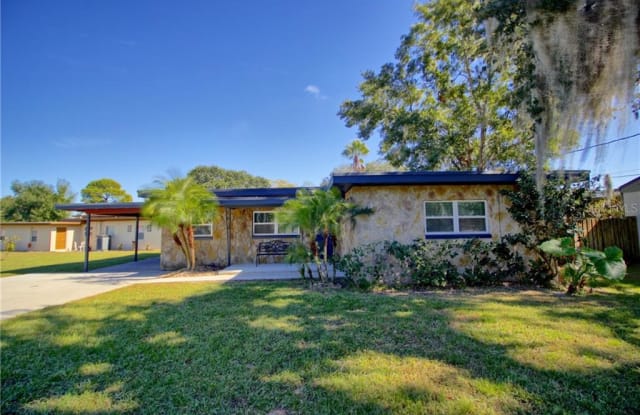 121 S TRIPLET LAKE DRIVE - 121 Triplet Lake Drive, Casselberry, FL 32707