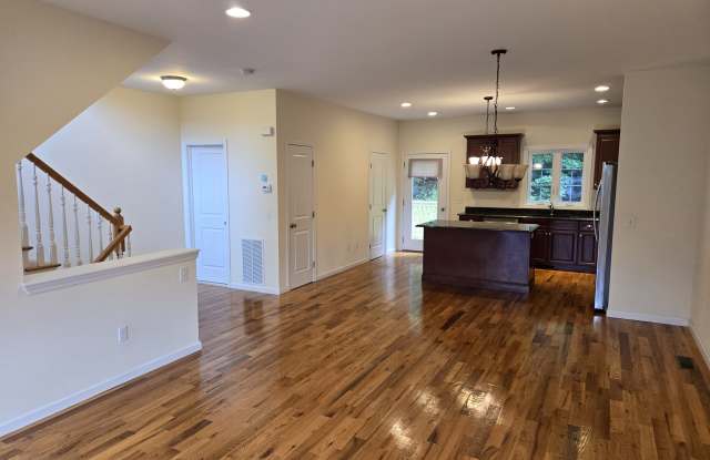 22 Short Oak Drive Gallery 4