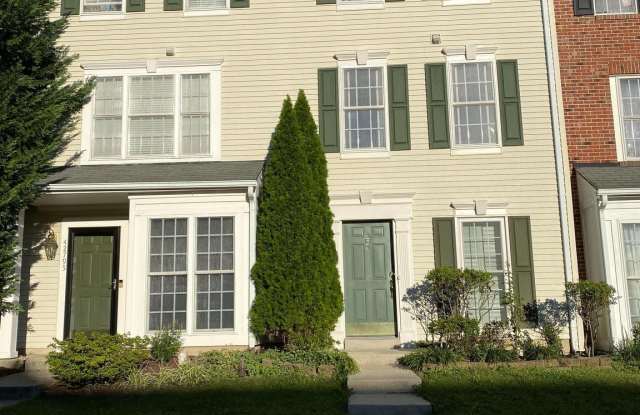 42793 PILGRIM SQUARE - 42793 Pilgrim Square, South Riding, VA 20152