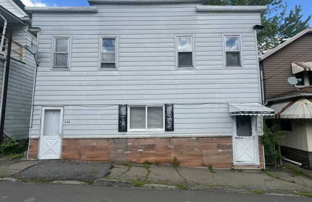 228 Union Street Gallery 1