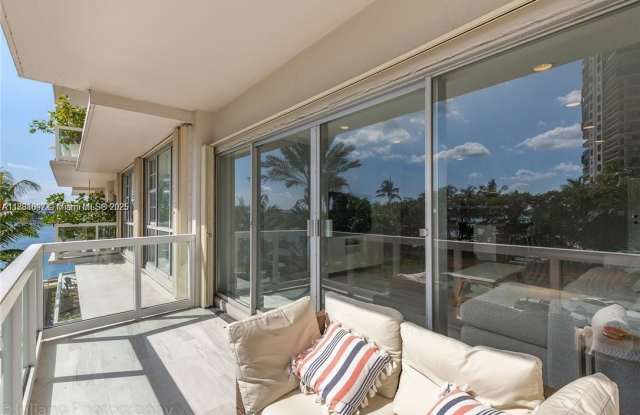 2451 Brickell Bay Drive Gallery 2
