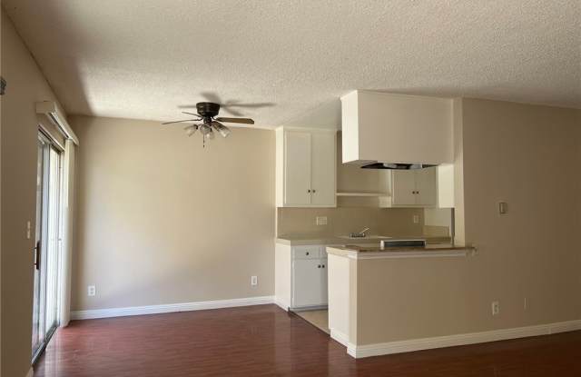 5241 Hermitage Avenue Gallery 4
