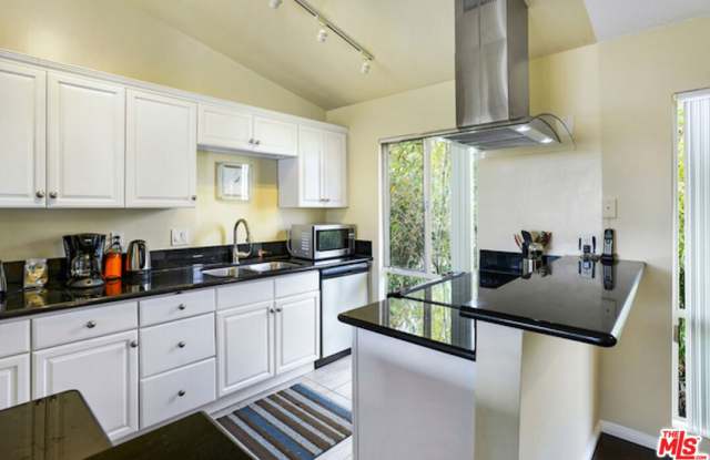 825 16th St - 825 16th Street, Santa Monica, CA 90403